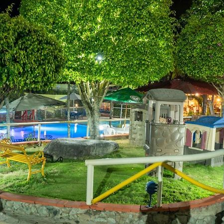 Jarabacoa River Club & Resort Екстериор снимка