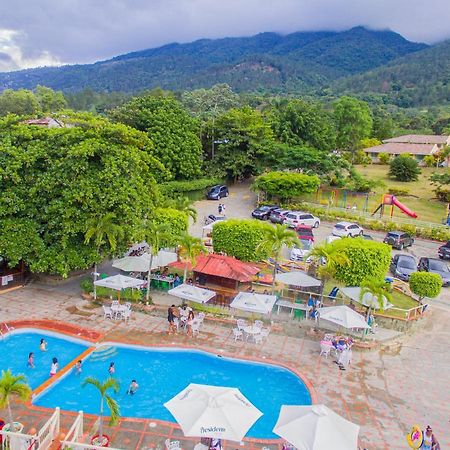 Jarabacoa River Club & Resort Екстериор снимка