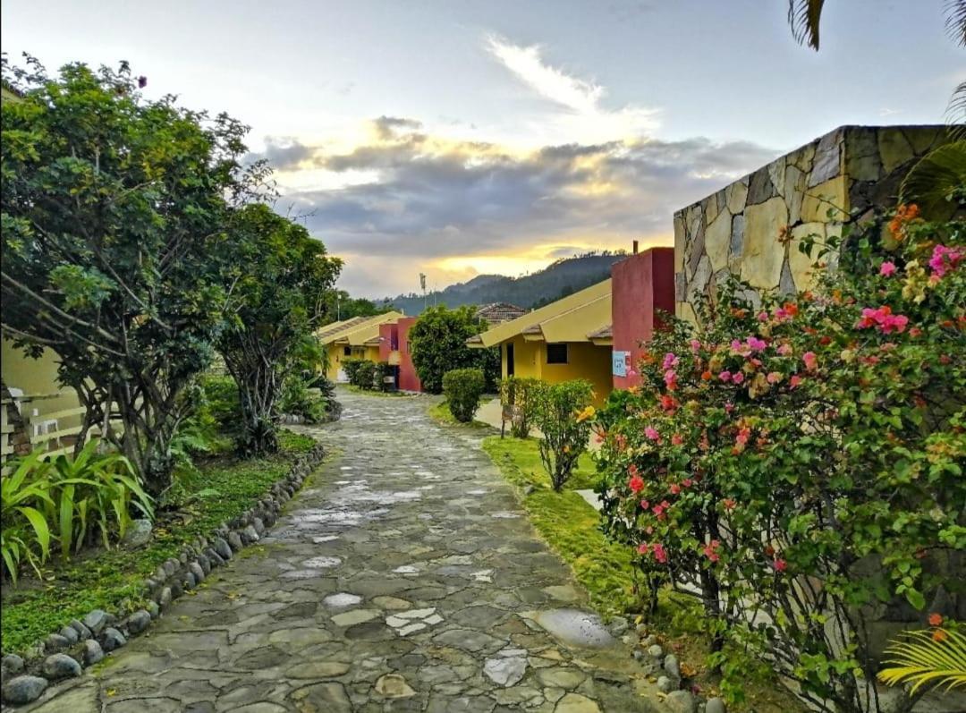 Jarabacoa River Club & Resort Екстериор снимка